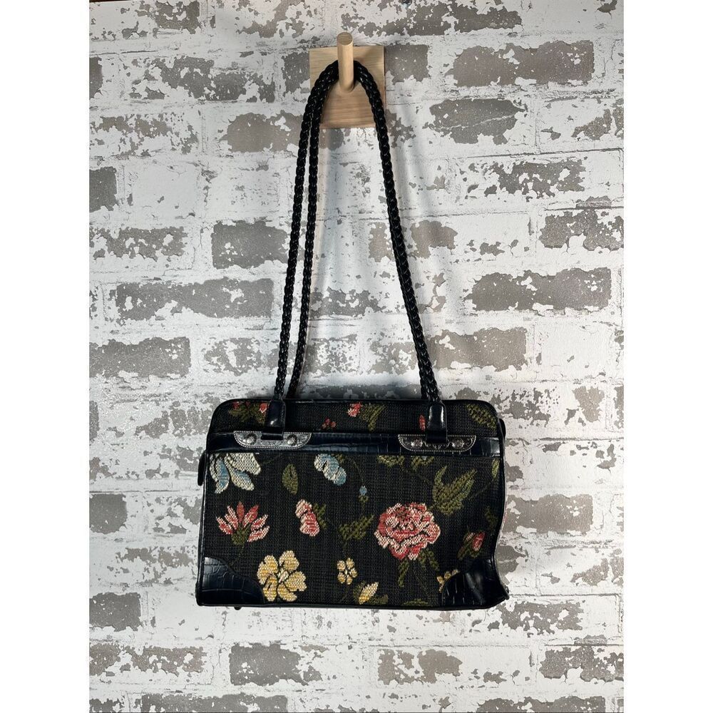 Maggie Barnes | women vintage shoulder purse embroidered floral design
